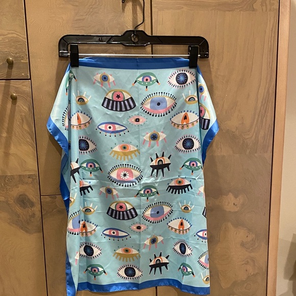 Colorful Eye Pattern Scarf - Picture 3 of 4